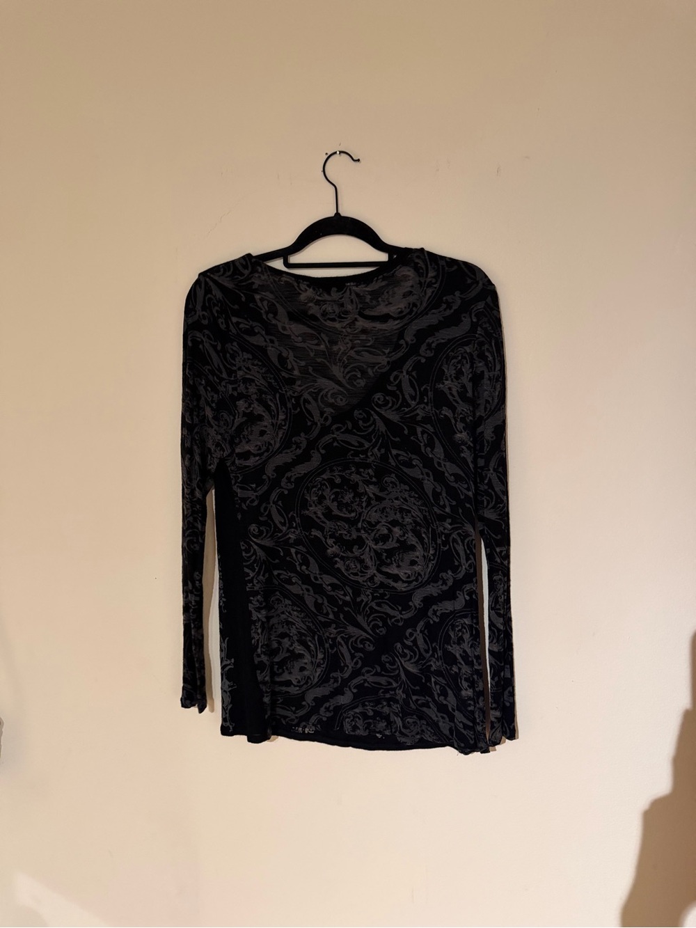 Rock & Republic Black Long-Sleeve V-Neck Top with Gray Eagle Graphic - Picture 3 of 3